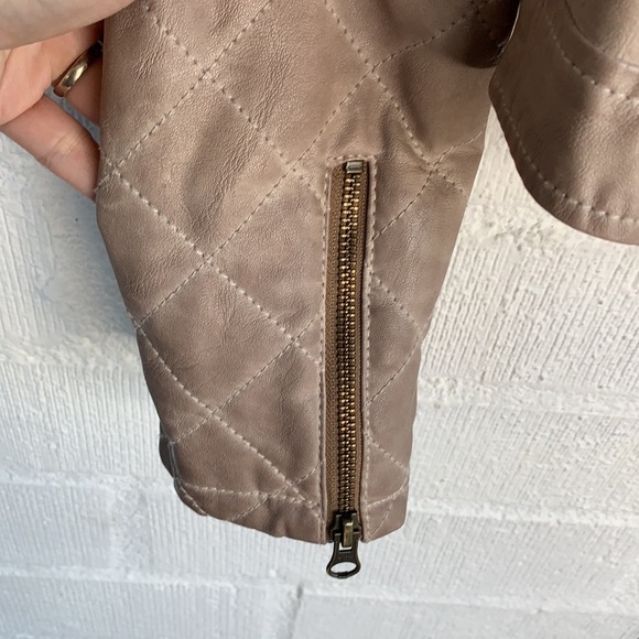Free People Leather Vegan Pink Taupe Zip Up Moto Jacket sz 2 - Picture 4 of 7